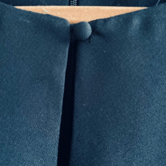 Like New Banana Republic Bell Sleeve Shift Dress size 10 Navy - Picture 5 of 8